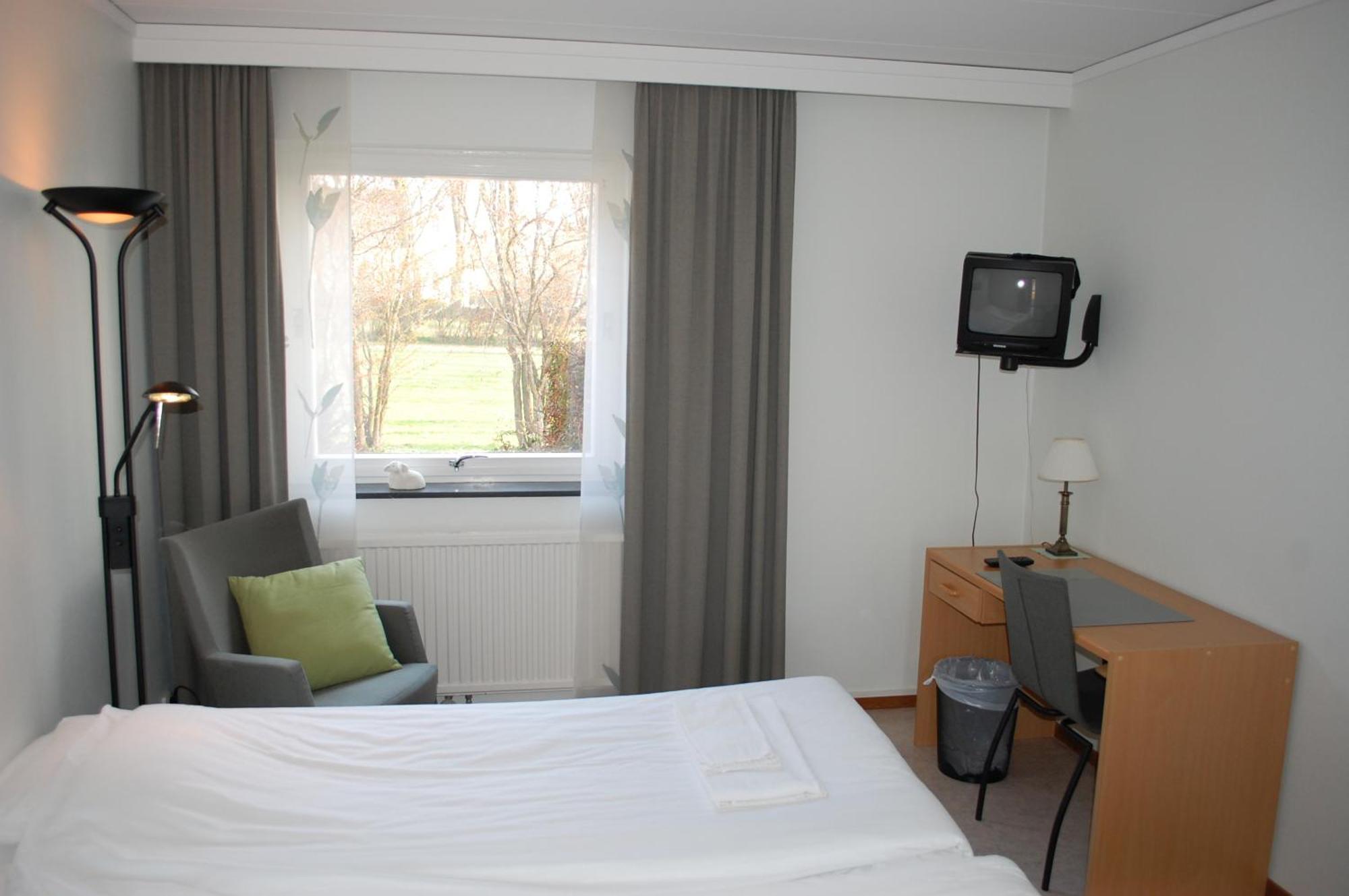 Allégården Kastlösa Hotell Exterior foto